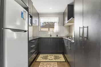 2/331 Weymouth Road, Weymouth
