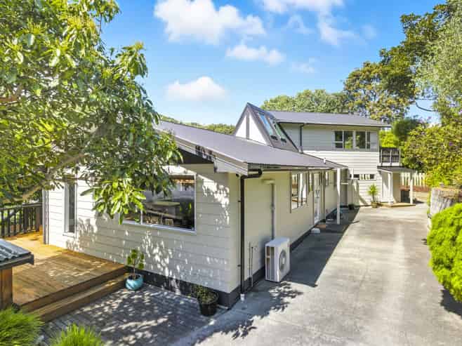 92 Leinster Avenue, Raumati South