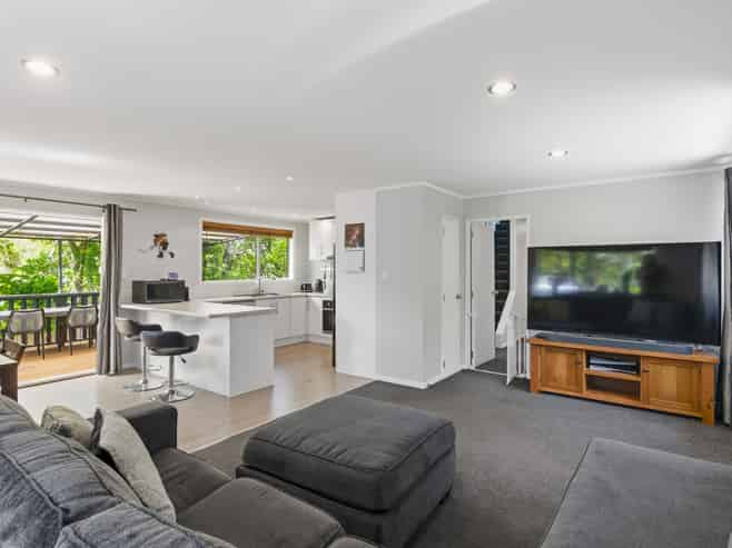 92 Leinster Avenue, Raumati South