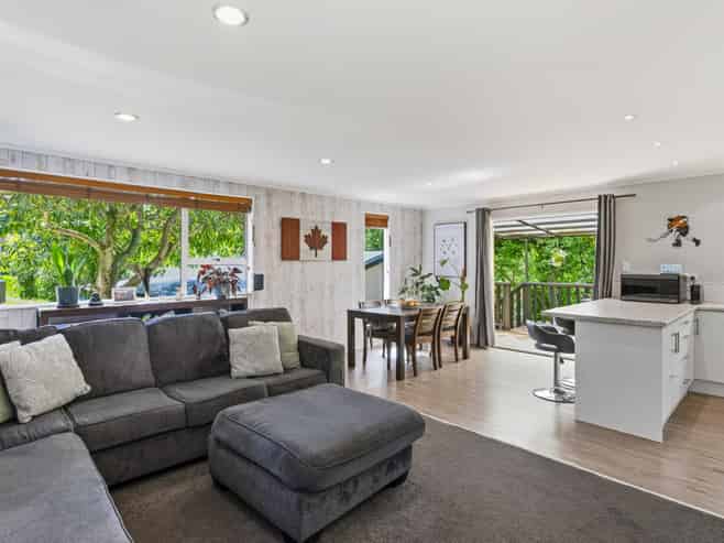92 Leinster Avenue, Raumati South