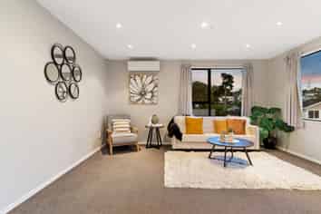12 Halloran Place, Massey