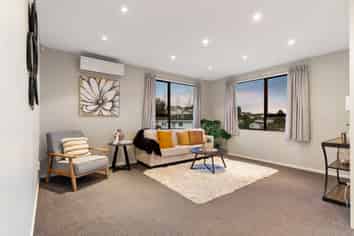 12 Halloran Place, Massey
