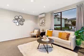 12 Halloran Place, Massey