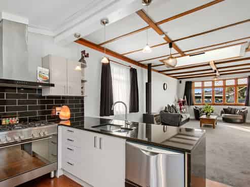 6 Heath Grove, Waiwhetu