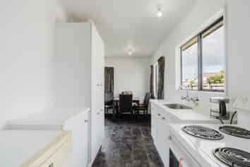 12B Bruce Avenue, Glenview