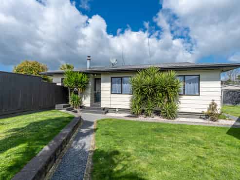 12B Bruce Avenue, Glenview