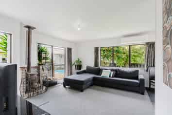 12B Bruce Avenue, Glenview