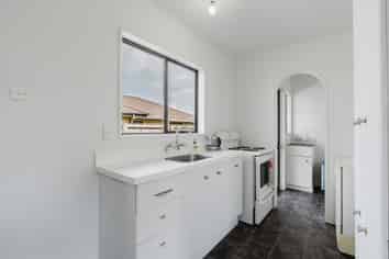 12B Bruce Avenue, Glenview