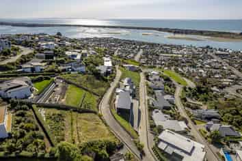 19 Challenger Lane, Redcliffs