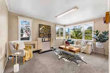 10 Queenstown Road, Hillsborough