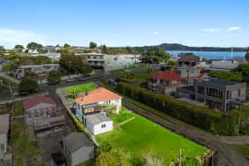 10 Queenstown Road, Hillsborough