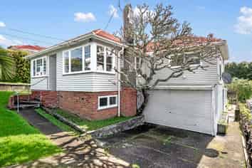 10 Queenstown Road, Hillsborough