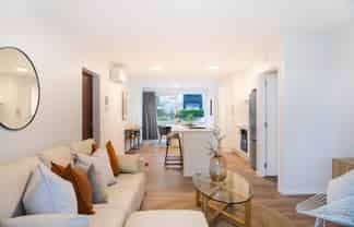 4/4 Glidepath Road, Hobsonville