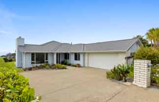 15 Seaview Crescent, Hatfields Beach