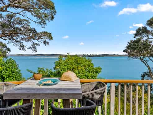 417 Leigh Road, Leigh