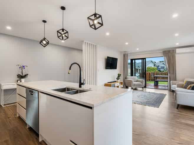 124 Parkview Drive, Gulf Harbour