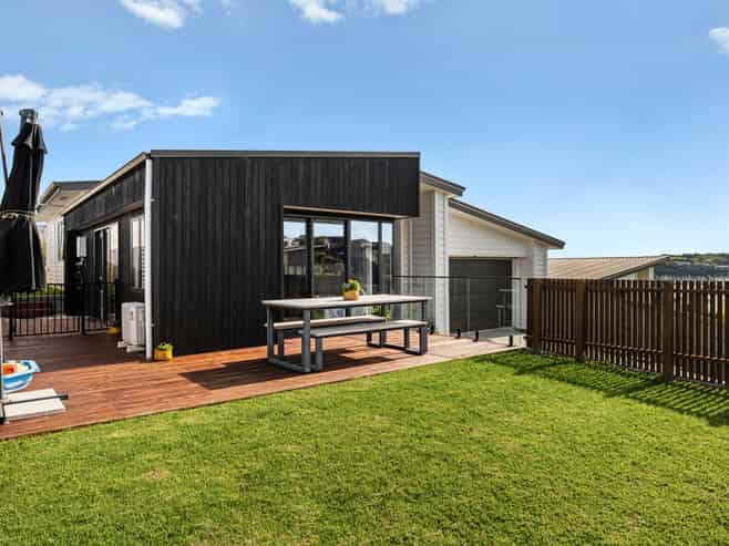 124 Parkview Drive, Gulf Harbour
