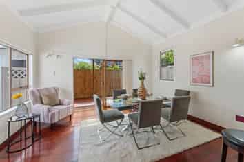1/4 Merton Avenue, Glenfield