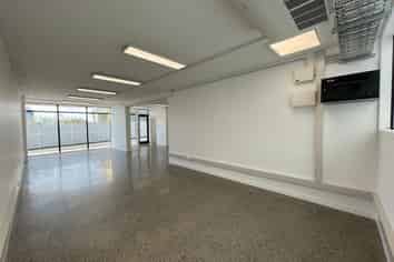 Savills | Sleek Grafton Workspace - 100sqm