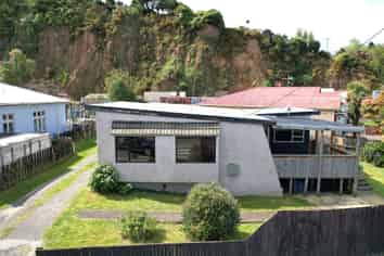 96 South Road, THE GLEN