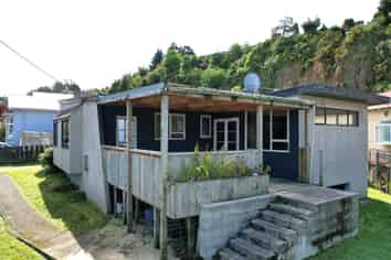 96 South Road, THE GLEN