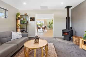 74 Parsonage Road, Woodend