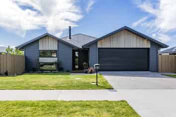 74 Parsonage Road, Woodend