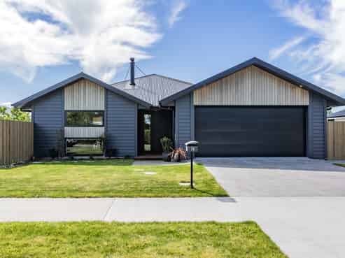 74 Parsonage Road, Woodend