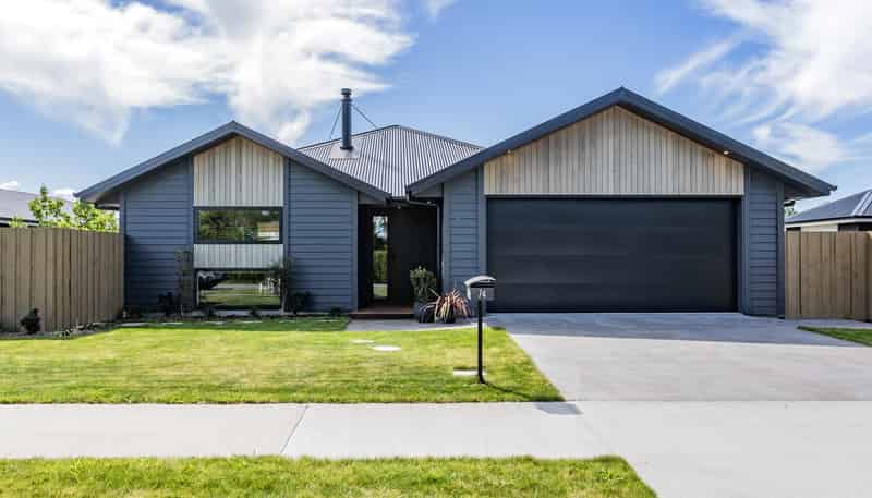 74 Parsonage Road, Woodend