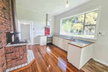 109 Sinclair Avenue, Nightcaps