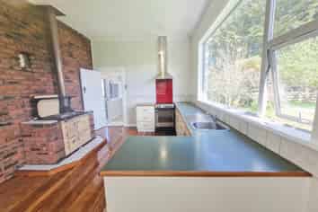 109 Sinclair Avenue, Nightcaps