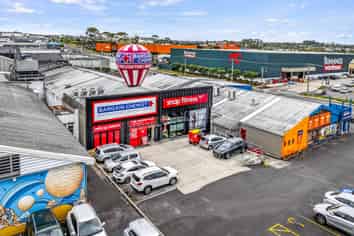 Wairau Valley Road front 453sqm retail for lease