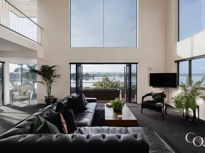 1 Seventeenth Avenue, Avenues