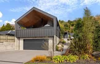 16 Sloane Avenue, Tihiotonga