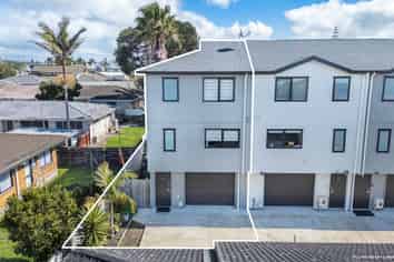 8/20 Charles Street, Papatoetoe