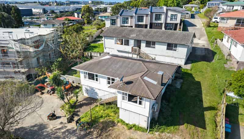 52A Portman & 61 Penrose Road, Mount Wellington