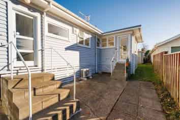 2 Signal Street, Marton