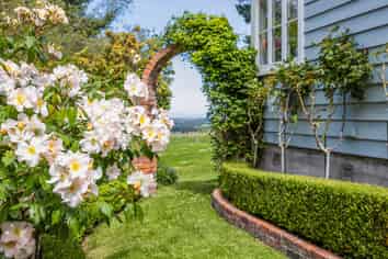 211 Summerhill Road, Cust