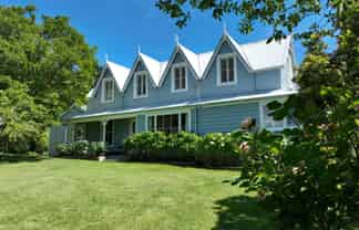 211 Summerhill Road, Cust