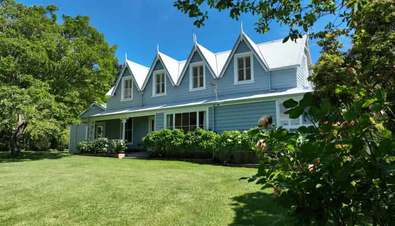 211 Summerhill Road, Cust