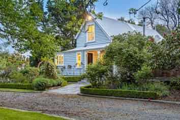 211 Summerhill Road, Cust