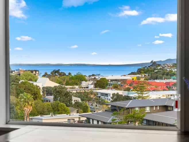 1/57A Woodlands Crescent, Browns Bay