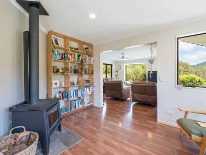 29 Macs Road, Hira