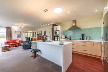 23 Chateau Close, Gleniti