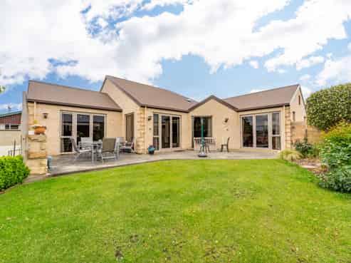 23 Chateau Close, Gleniti