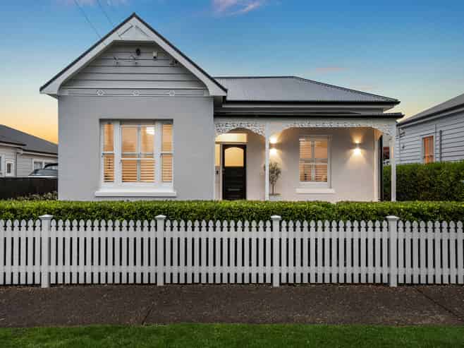 87 Gribblehirst Road, Sandringham