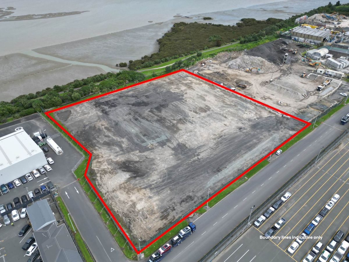 SUBSTANTIAL 4,500M² - 13,900M² METALLED YARD - Bilde 2