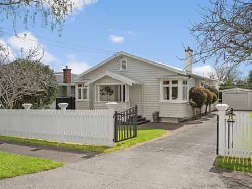 15 Harlston Road, Mount Albert