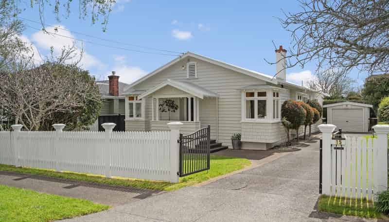15 Harlston Road, Mount Albert