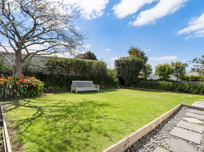88 Lloyd Avenue, Mount Albert